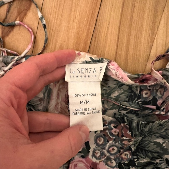 Vintage Victoria’s Secret 100% Silk 3 Piece Sleep Set Size Small - Picture 3 of 5